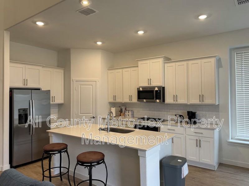 229 Invermore Dr - Photo 5 of 11