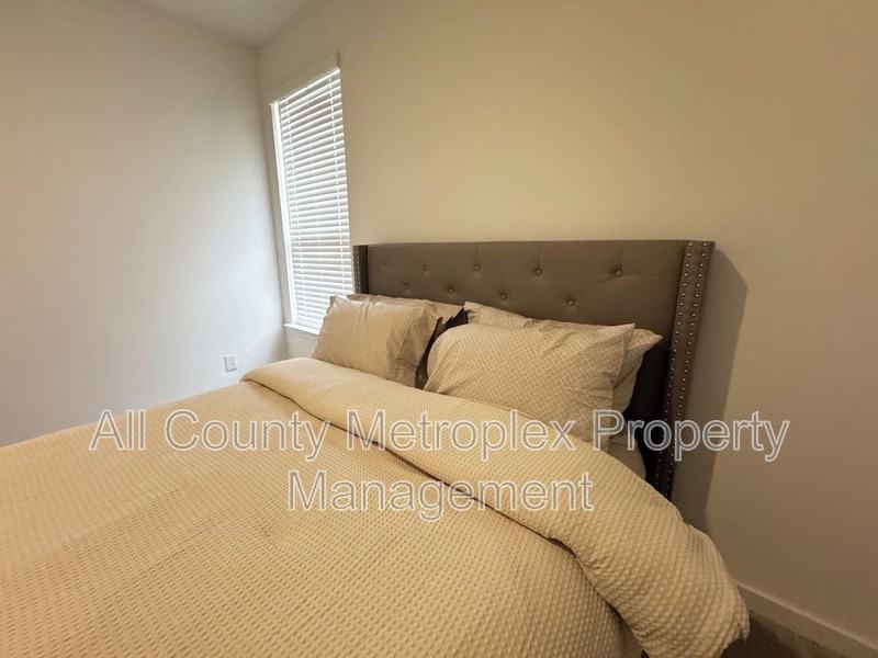 229 Invermore Dr - Photo 7 of 11