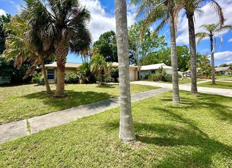 3777 Gatewood Dr - Photo 5 of 50