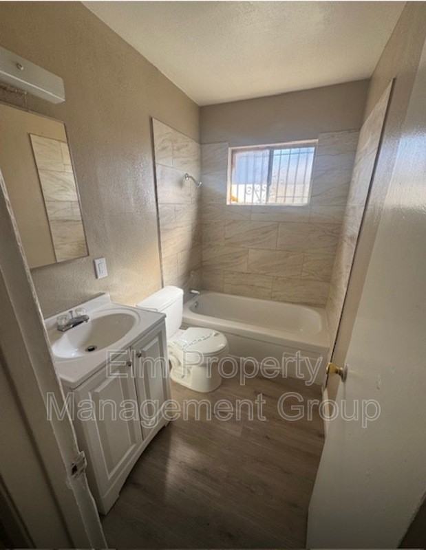 2505 Cedar Ave - Photo 2 of 4
