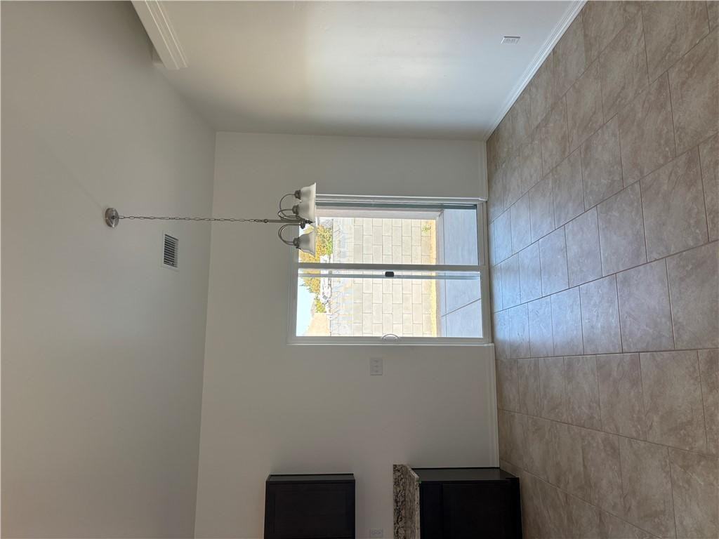 2601 Chambers Ave - Photo 5 of 15