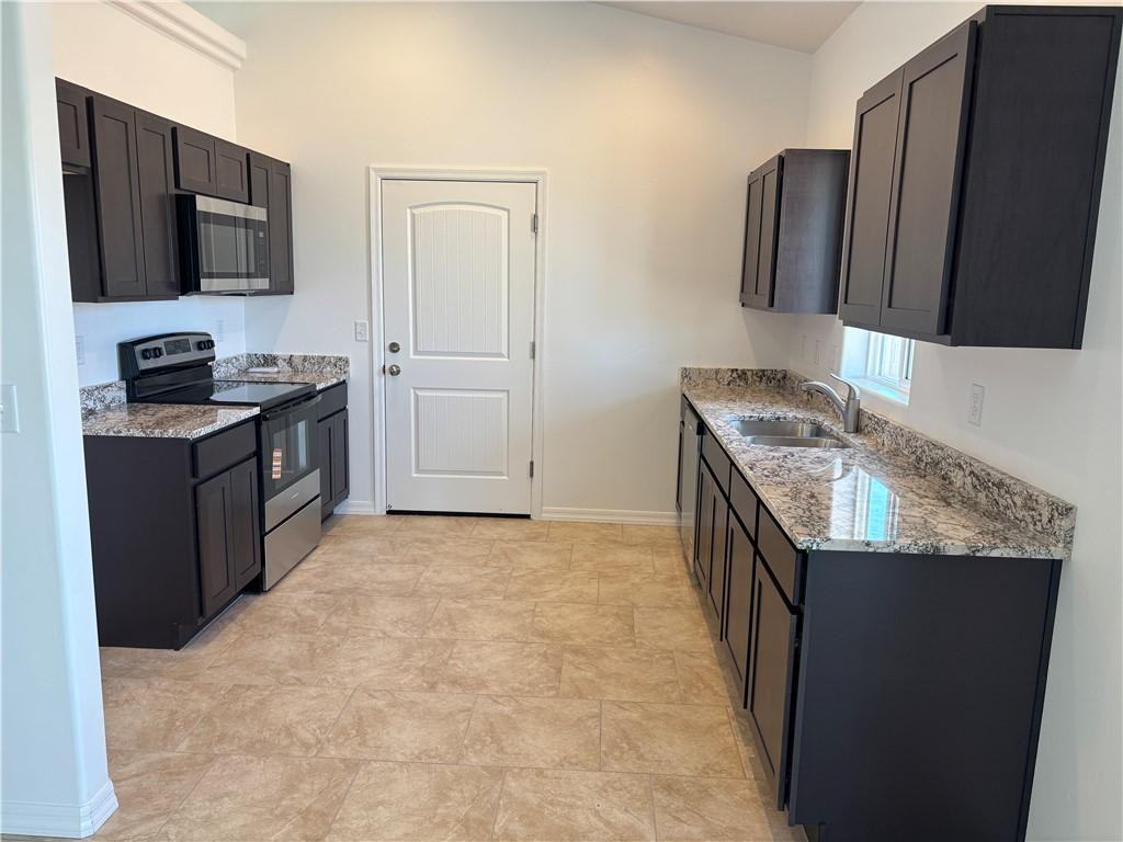 2601 Chambers Ave - Photo 6 of 15