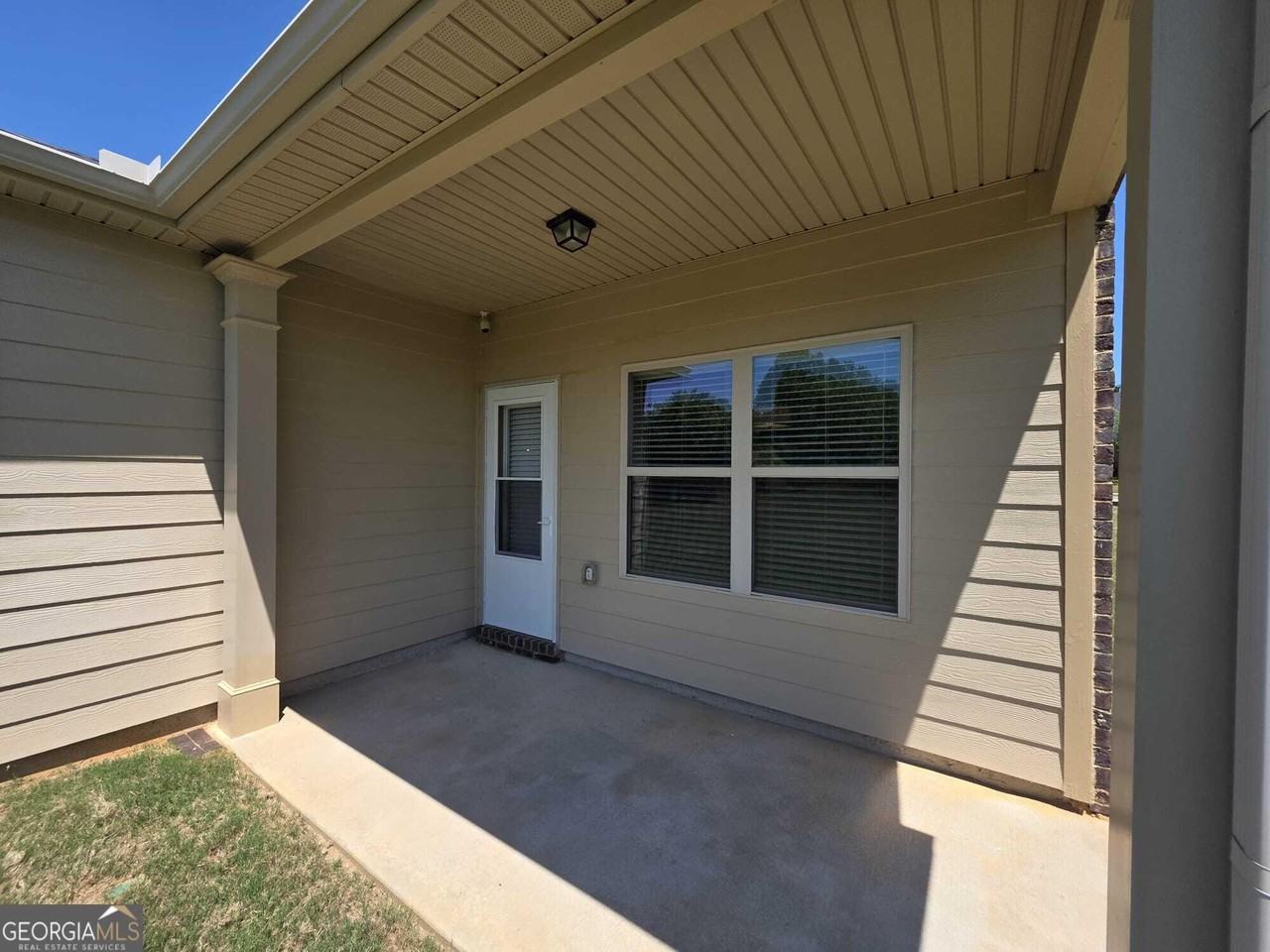 1476 Empress Dr - Photo 2 of 40