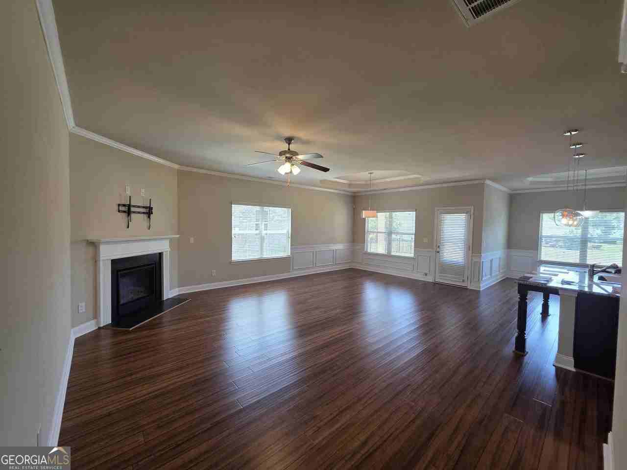 1476 Empress Dr - Photo 7 of 40