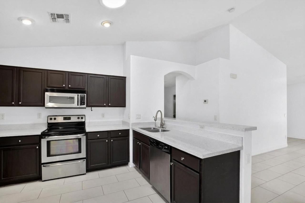 6550 S 44th Ave - Photo 3 of 25