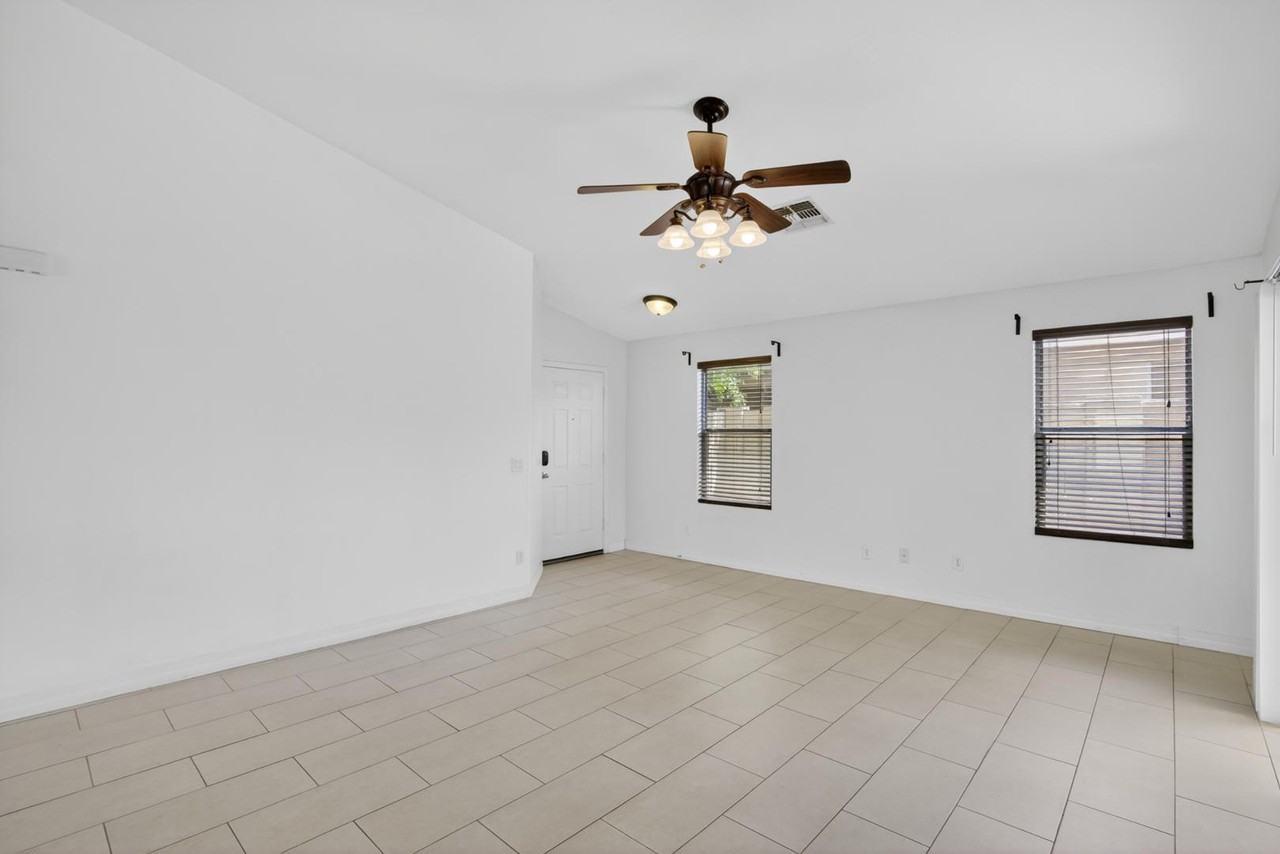 6550 S 44th Ave - Photo 6 of 25