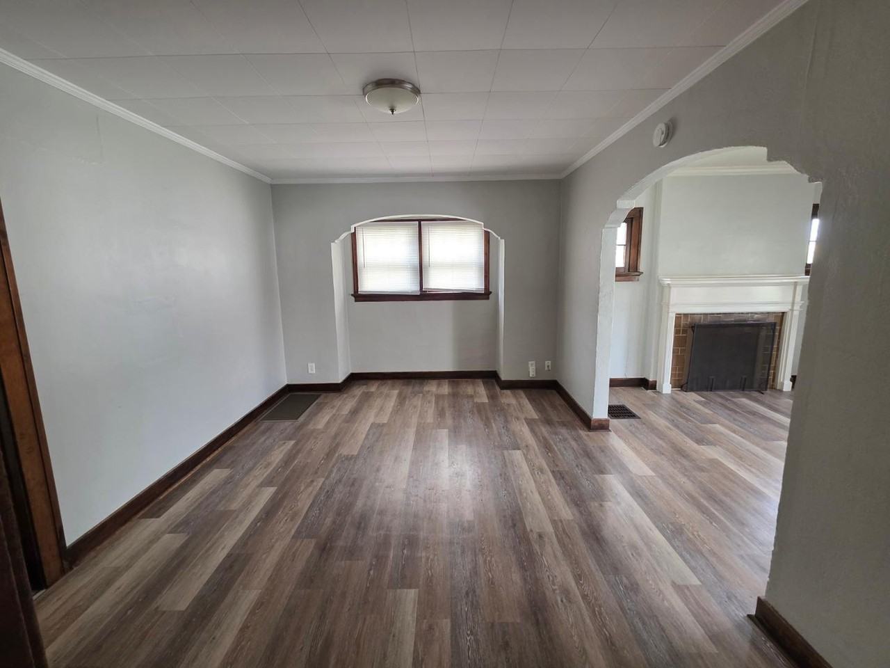 2637 Greenway St - Photo 4 of 18