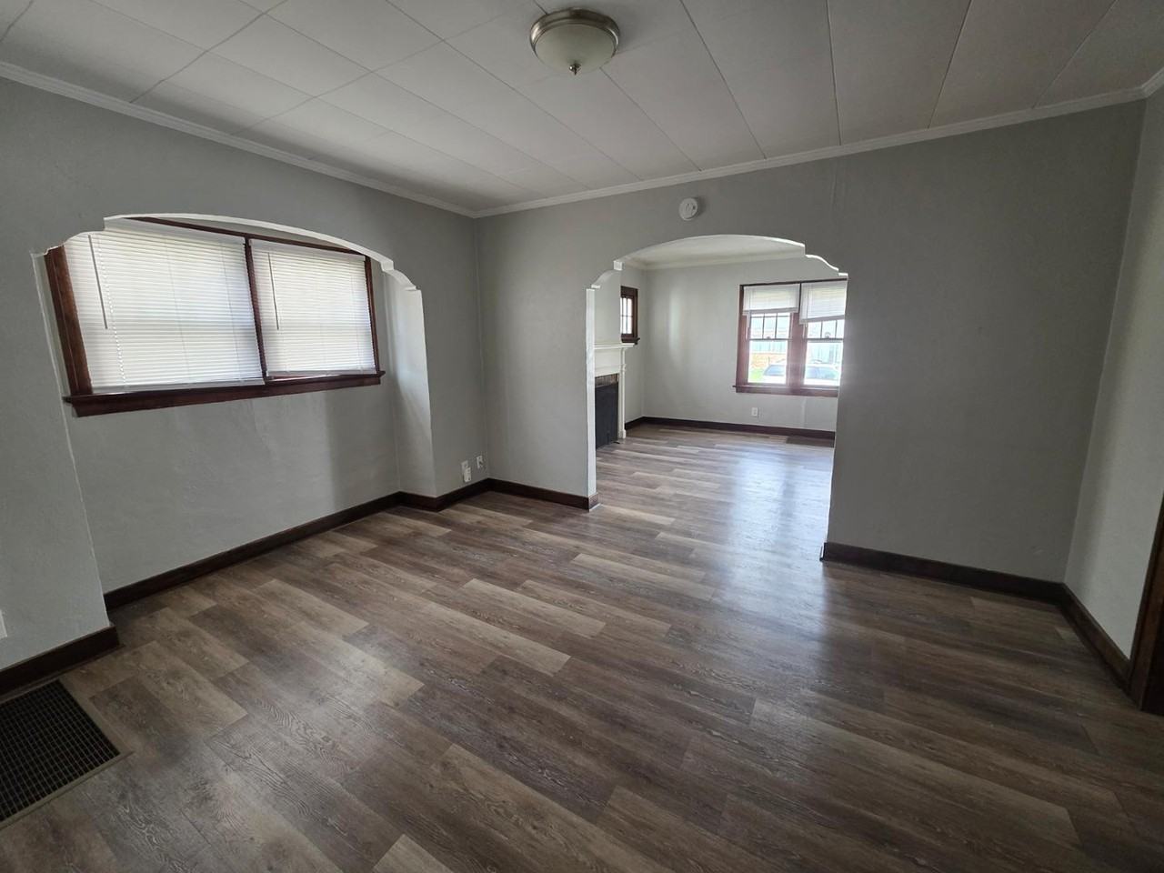 2637 Greenway St - Photo 5 of 18