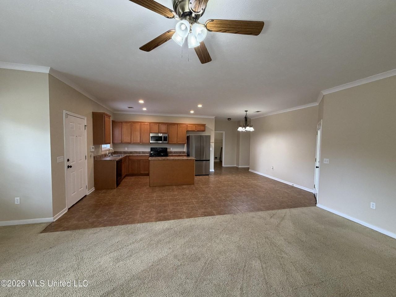 101 Stapleton Dr - Photo 5 of 21