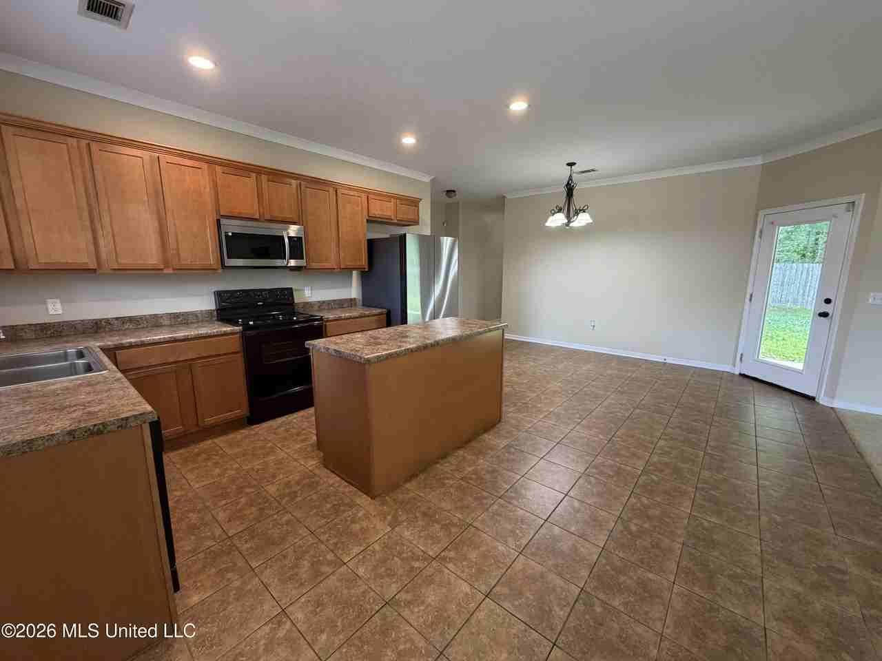 101 Stapleton Dr - Photo 6 of 21