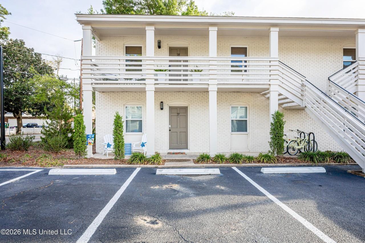 114 Ethel Cir