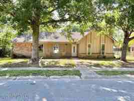 featured image of 1221 King Henry Dr