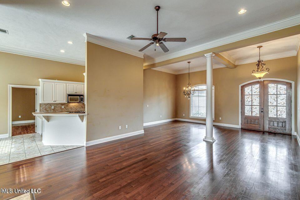 401 Ashtree Ln - Photo 5 of 47