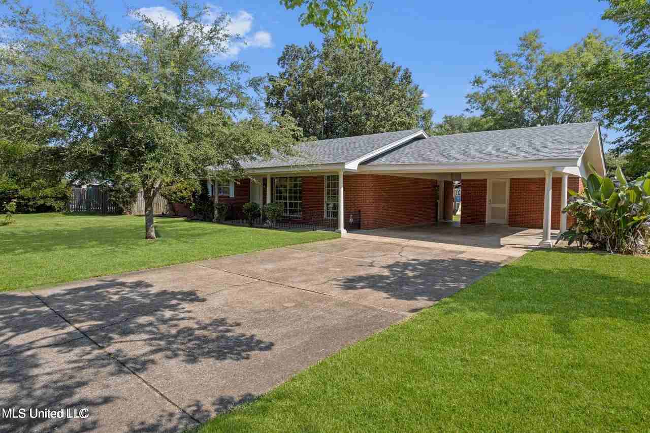 2508 Shady Ln - Photo 2 of 26