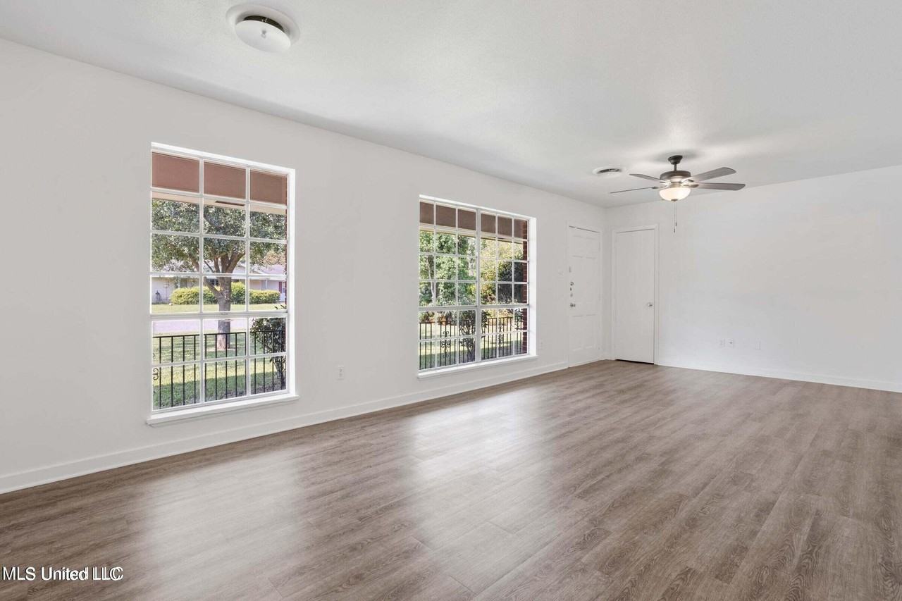 2508 Shady Ln - Photo 4 of 26