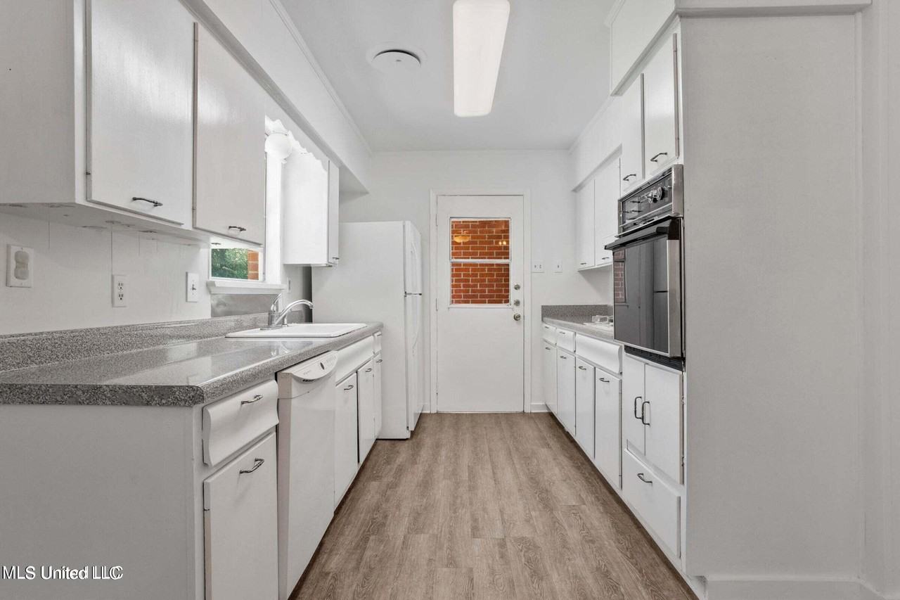 2508 Shady Ln - Photo 7 of 26