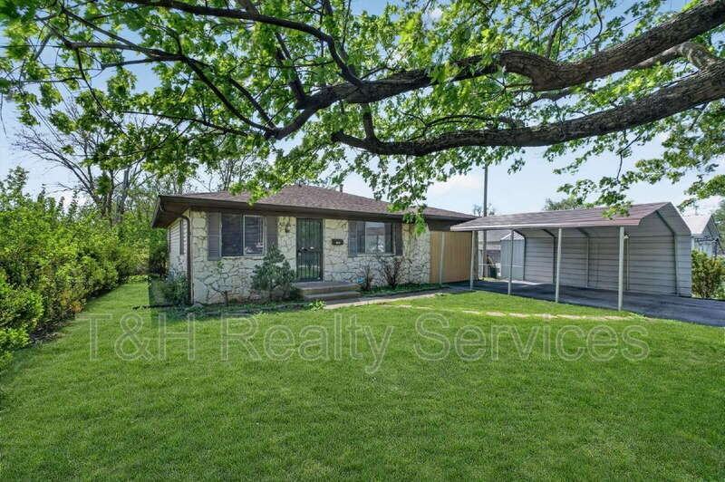 1655 Walker Ave - Photo 3 of 27