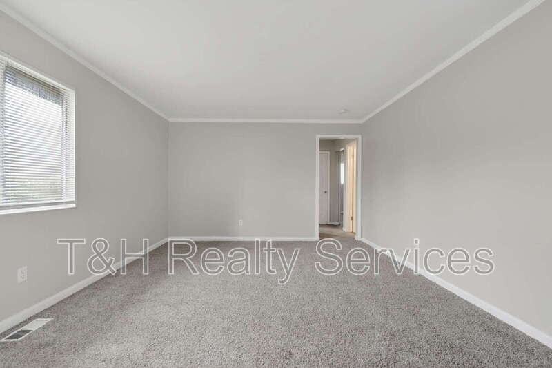 1655 Walker Ave - Photo 7 of 27