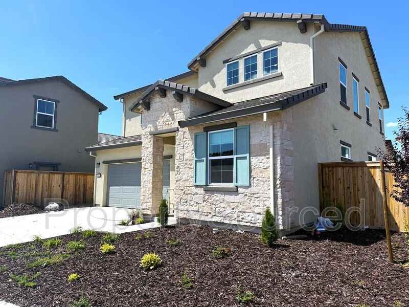 1567 Halo Pl - Photo 2 of 38