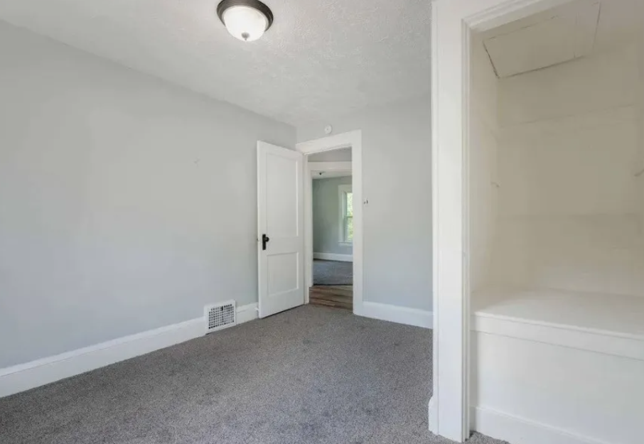 897 Peckham St #SFR - Photo 4 of 21