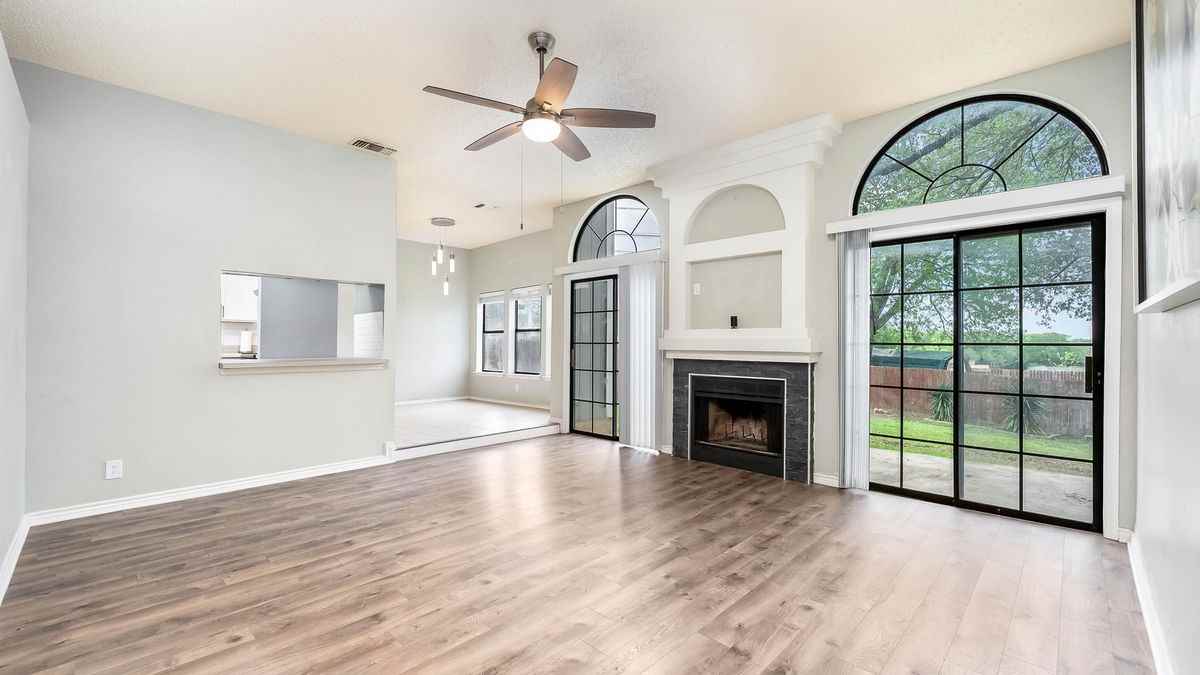 9806 Pebble Ridge Dr - Photo 3 of 3
