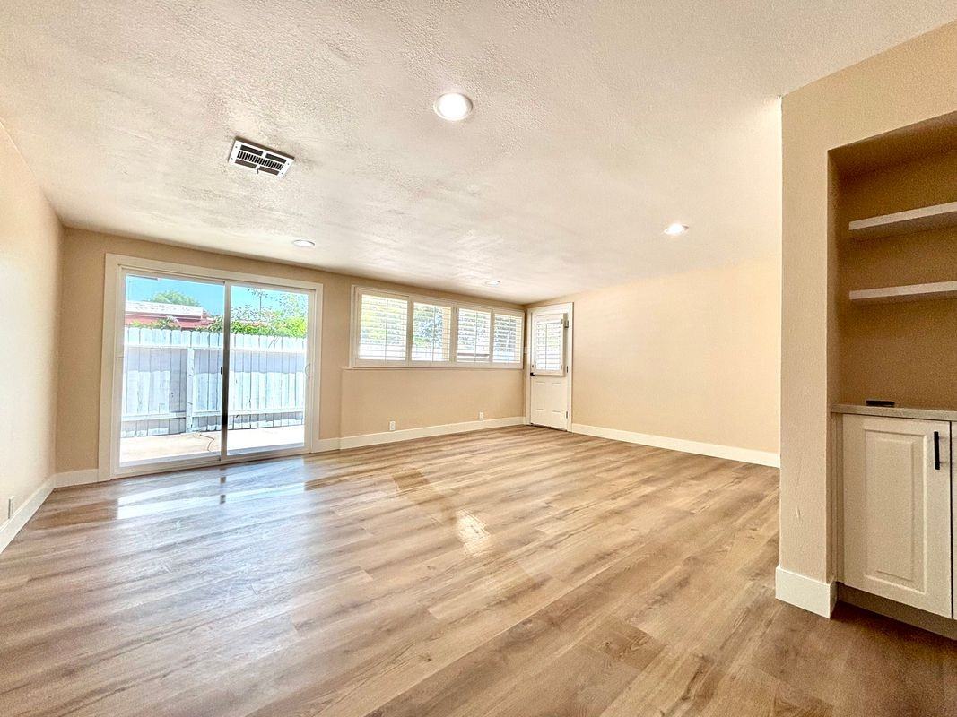 2013 Victoria Dr - Photo 2 of 19