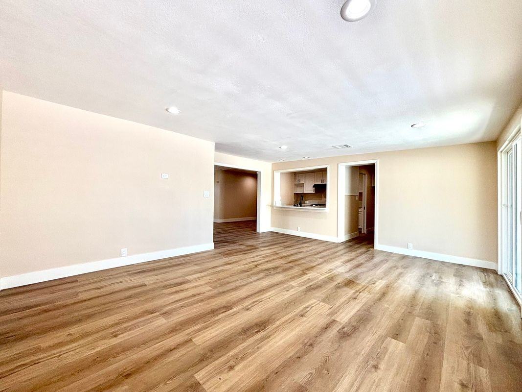 2013 Victoria Dr - Photo 3 of 19