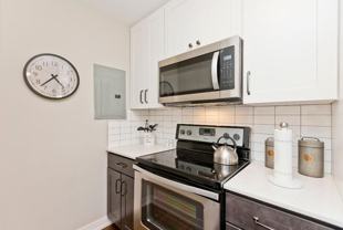 5536 N Sheridan Rd - Photo 1 of 1