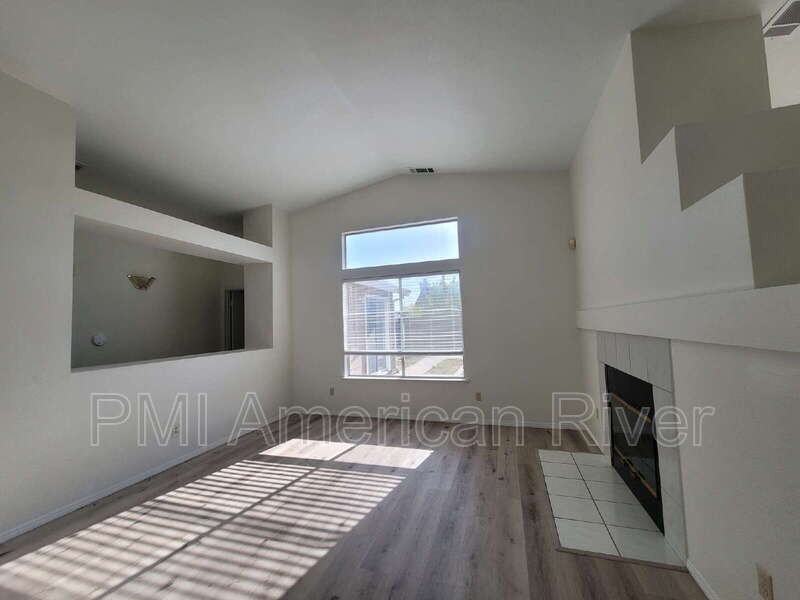 1 Sorbell Ct - Photo 3 of 20