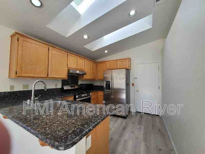 1 Sorbell Ct - Photo 6 of 20