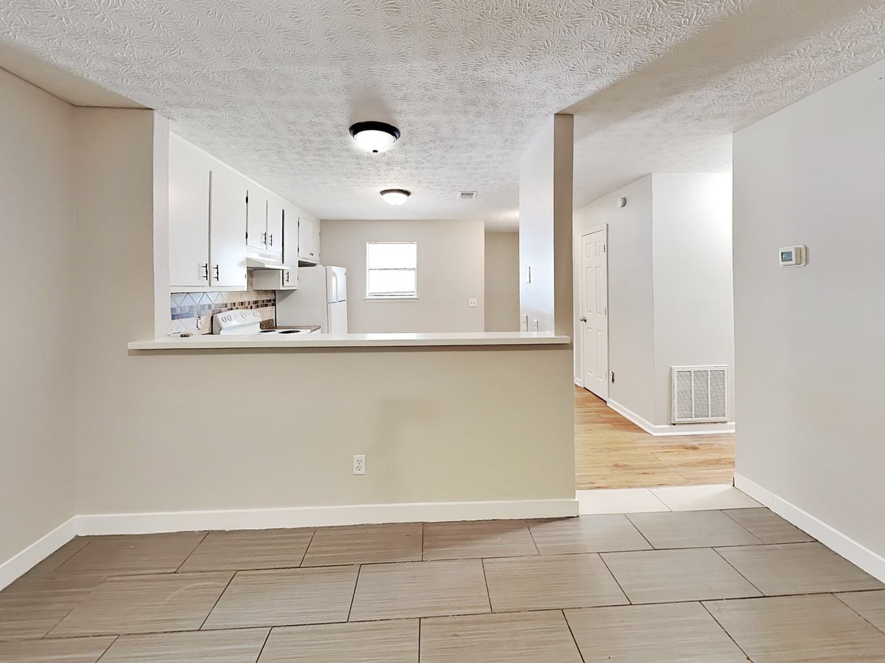1289 Knoll Ct Nw - Photo 2 of 14
