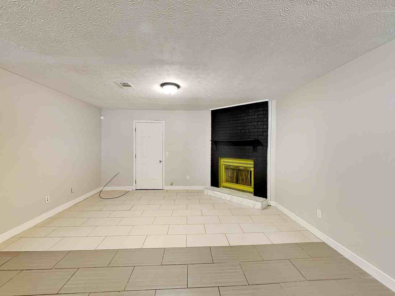 1289 Knoll Ct Nw - Photo 3 of 14