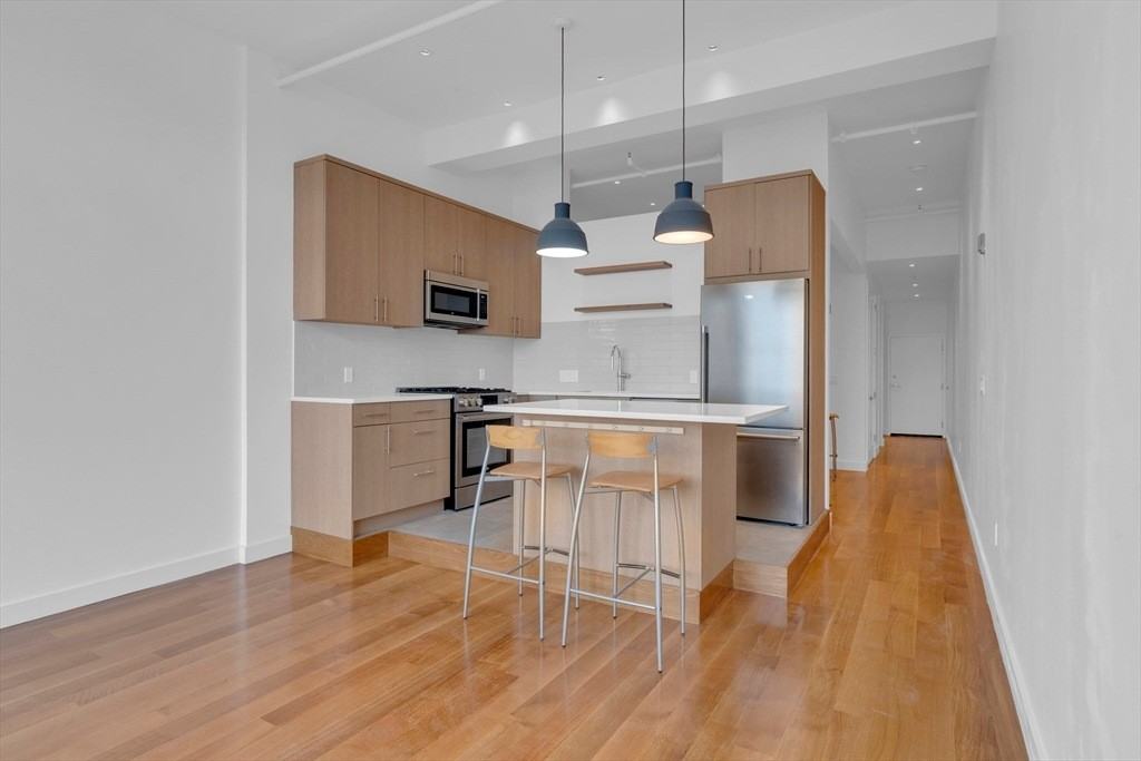 70 Northampton St - Photo 2 of 18