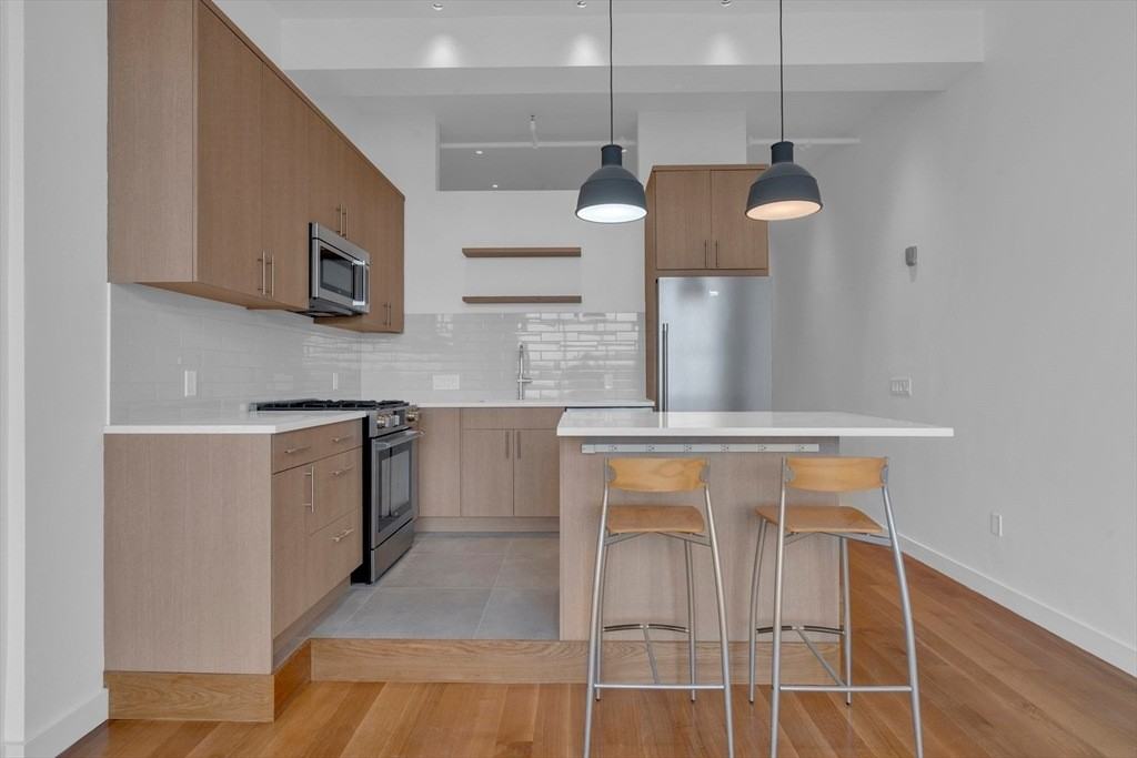 70 Northampton St - Photo 3 of 18