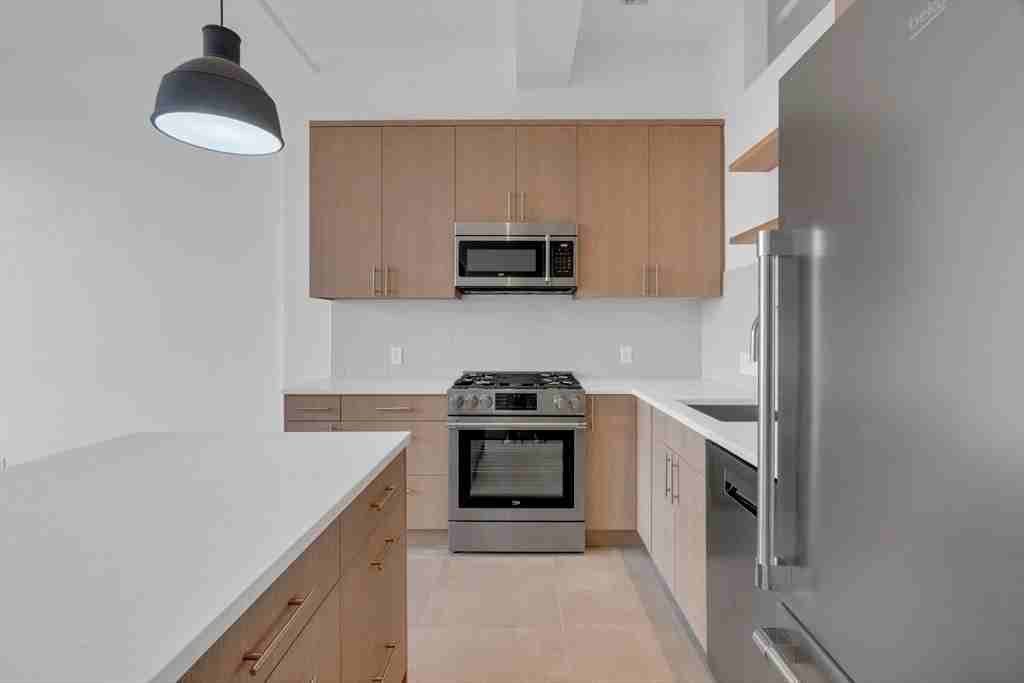 70 Northampton St - Photo 4 of 18