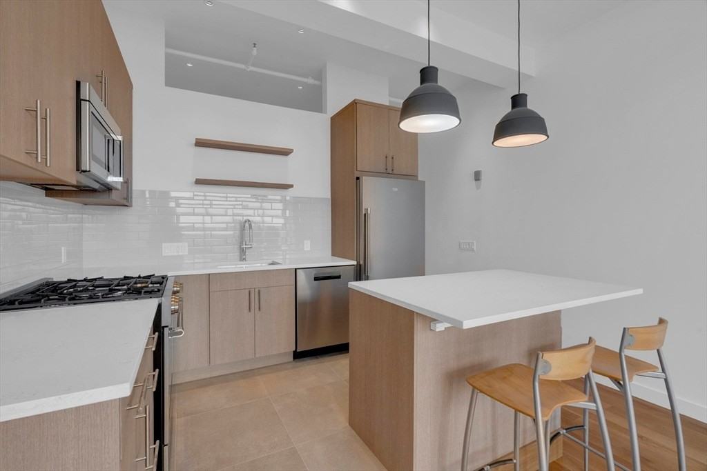 70 Northampton St - Photo 5 of 18