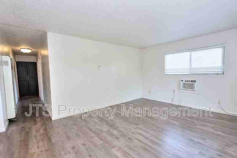 7877 Sayonara Dr #D - Photo 2 of 32