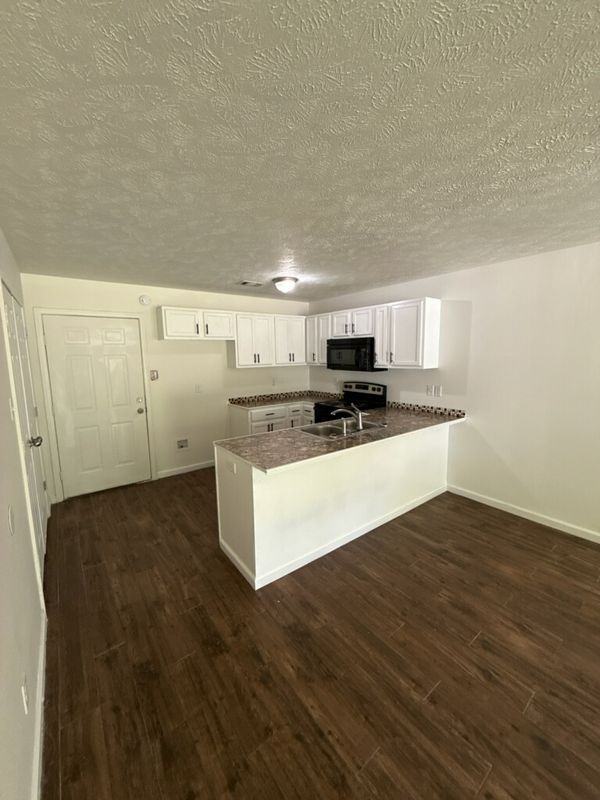 120 Suda St - Photo 3 of 11