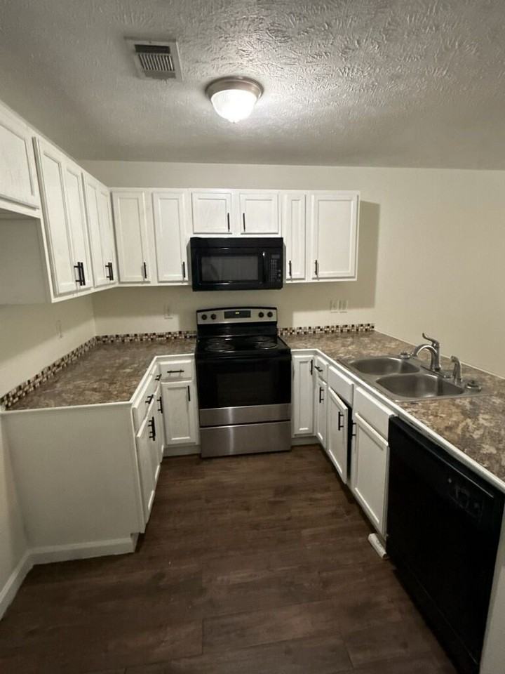 120 Suda St - Photo 4 of 11