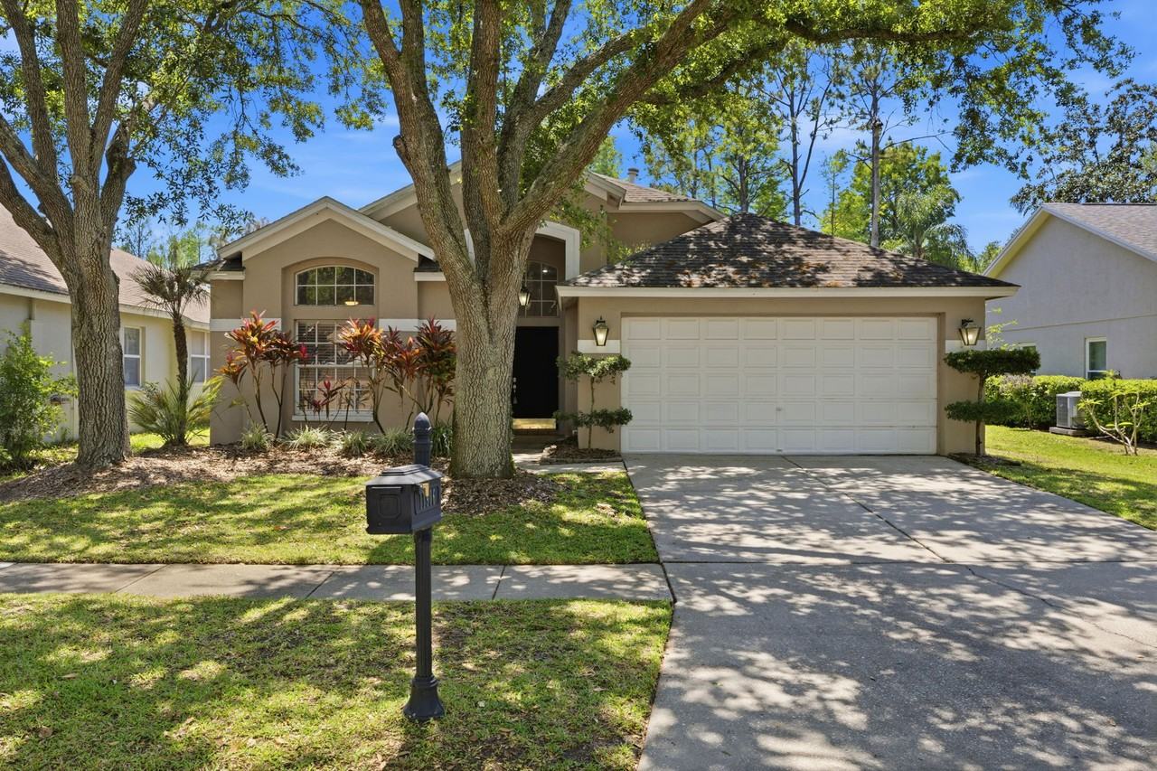 11906 Derbyshire Dr - Photo 2 of 26