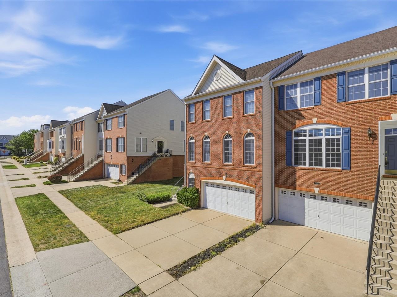 25828 Kirkwood Sq - Photo 2 of 46