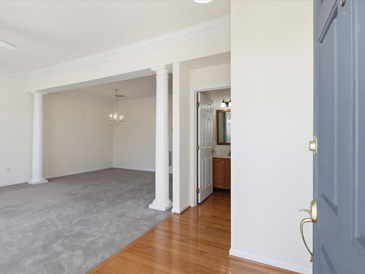 25828 Kirkwood Sq - Photo 3 of 46