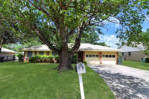 featured image of 3814 Rosemary Ln