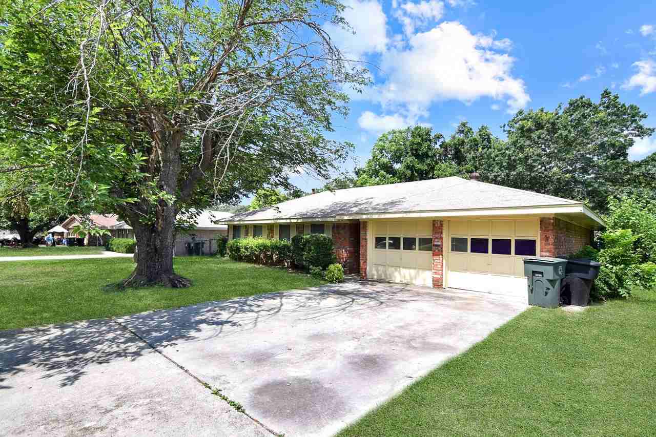 3814 Rosemary Ln - Photo 2 of 19