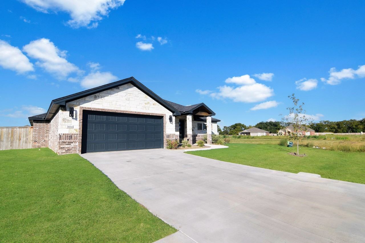 3866 Green Tree Loop - Photo 2 of 29