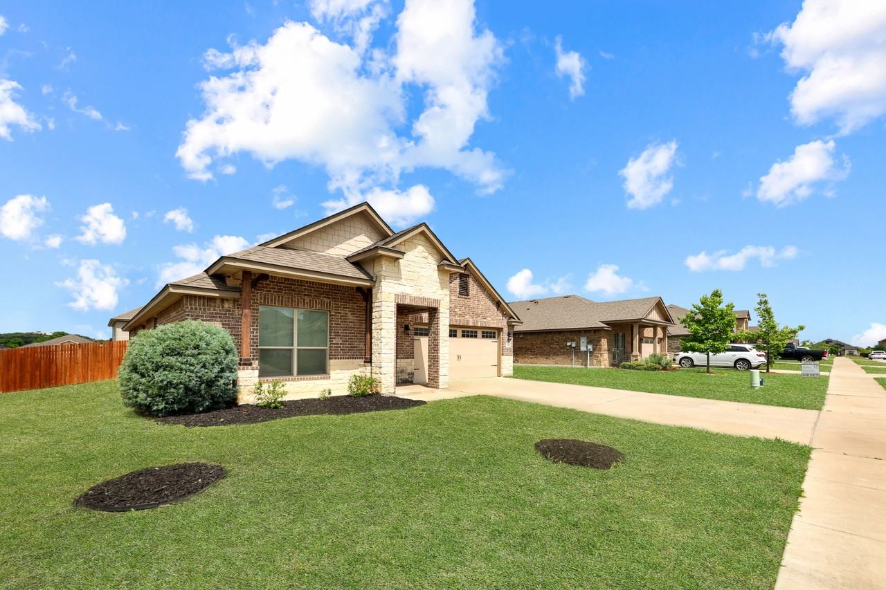 5101 Primavera Ln - Photo 2 of 30