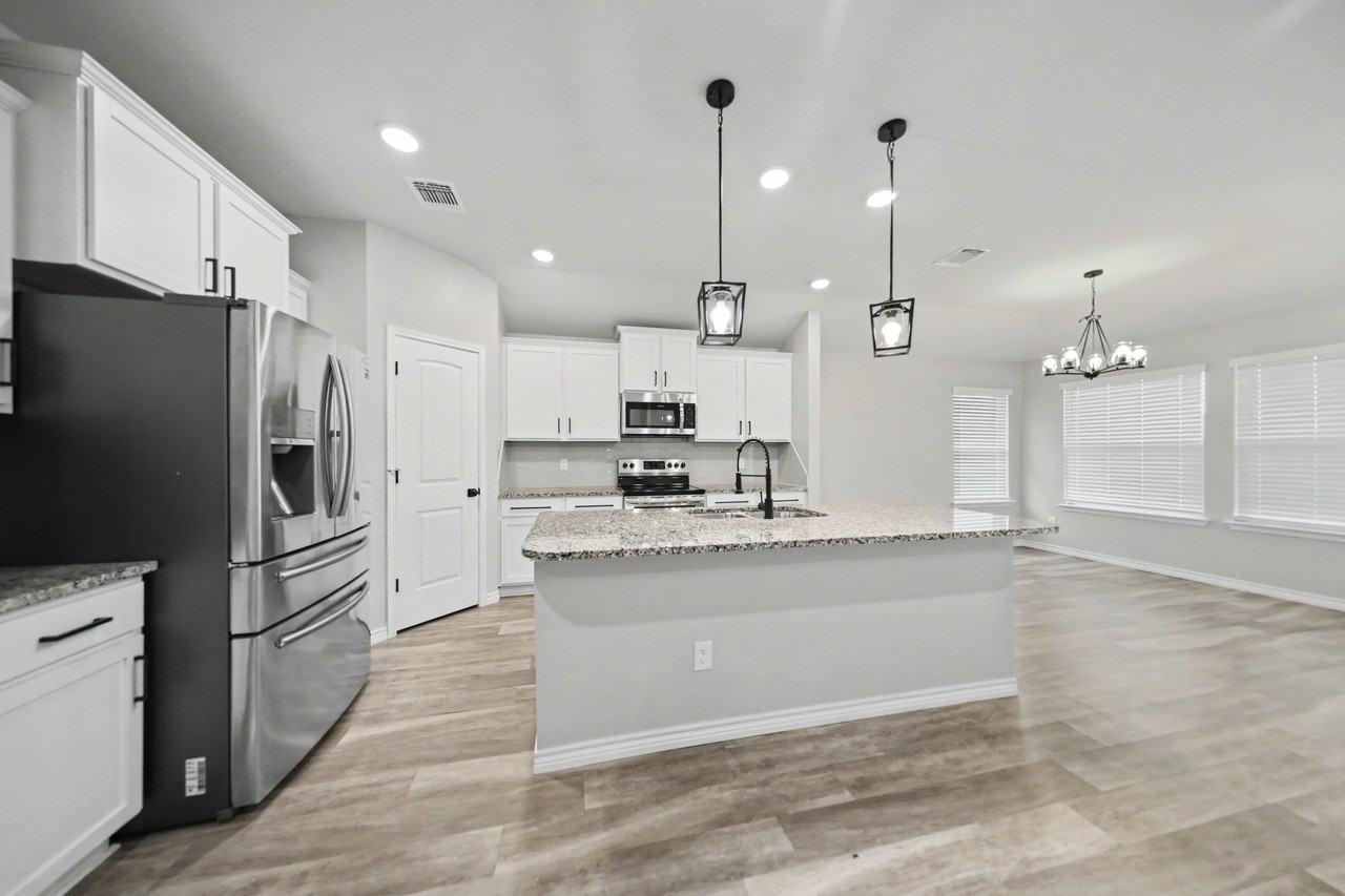 5101 Primavera Ln - Photo 4 of 30