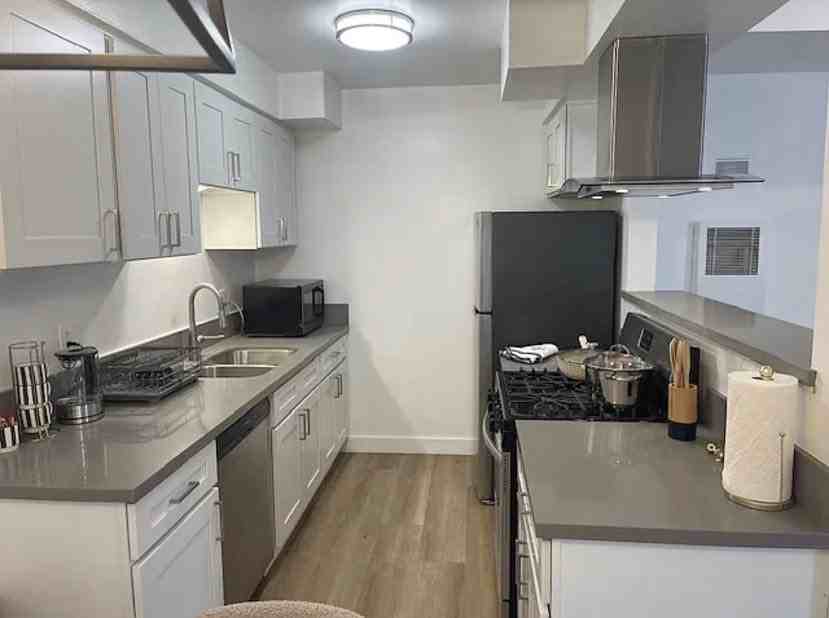 1236 Brockton Ave #8 - Photo 5 of 8