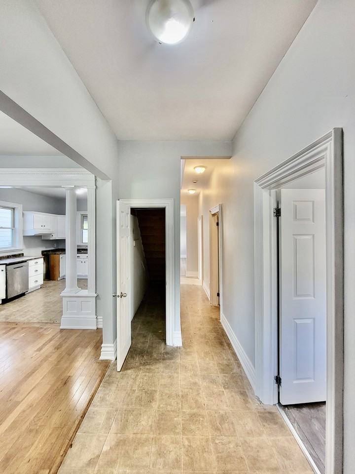 211 Park St - Photo 2 of 34