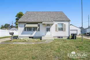 164 S Gladstone Ave - Photo 1 of 1